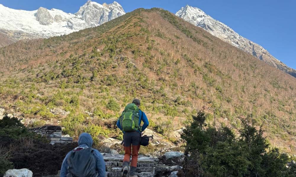 manaslu circuit trek